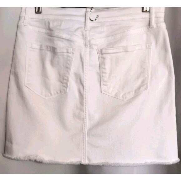 ANA White Denim Mini Skirt Sz 4 A-line Raw Hem Button Zipper Fly Closure - Picture 6 of 10